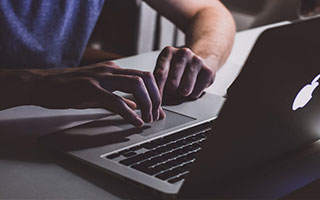 一觉醒来英超变天！曼城1-0登顶联赛榜首！切尔西主帅仅107天下课